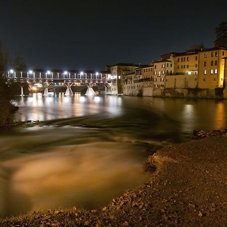 Apartamento Vicolo J. Da Ponte - Bassano Centro Storico Bassano del Grappa Exterior foto