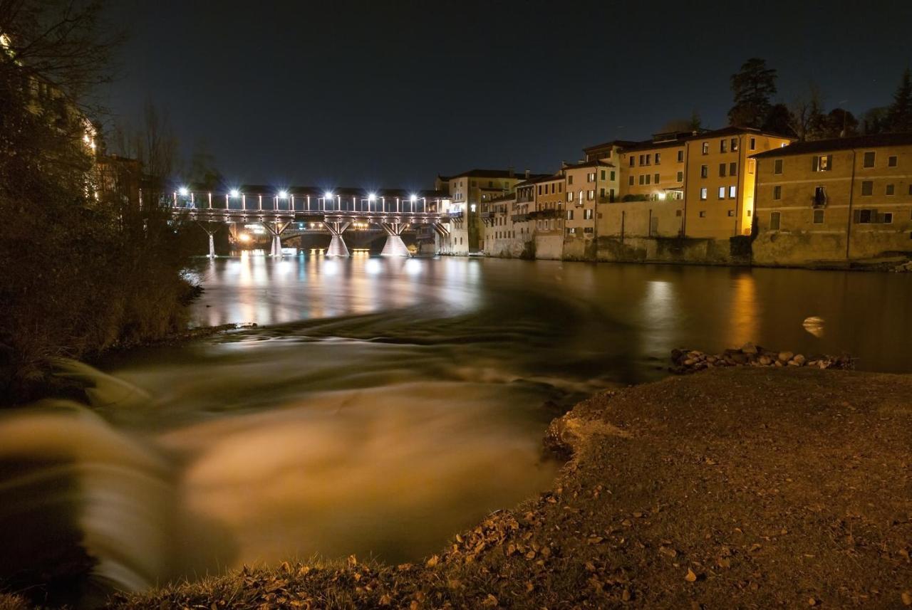Apartamento Vicolo J. Da Ponte - Bassano Centro Storico Bassano del Grappa Exterior foto